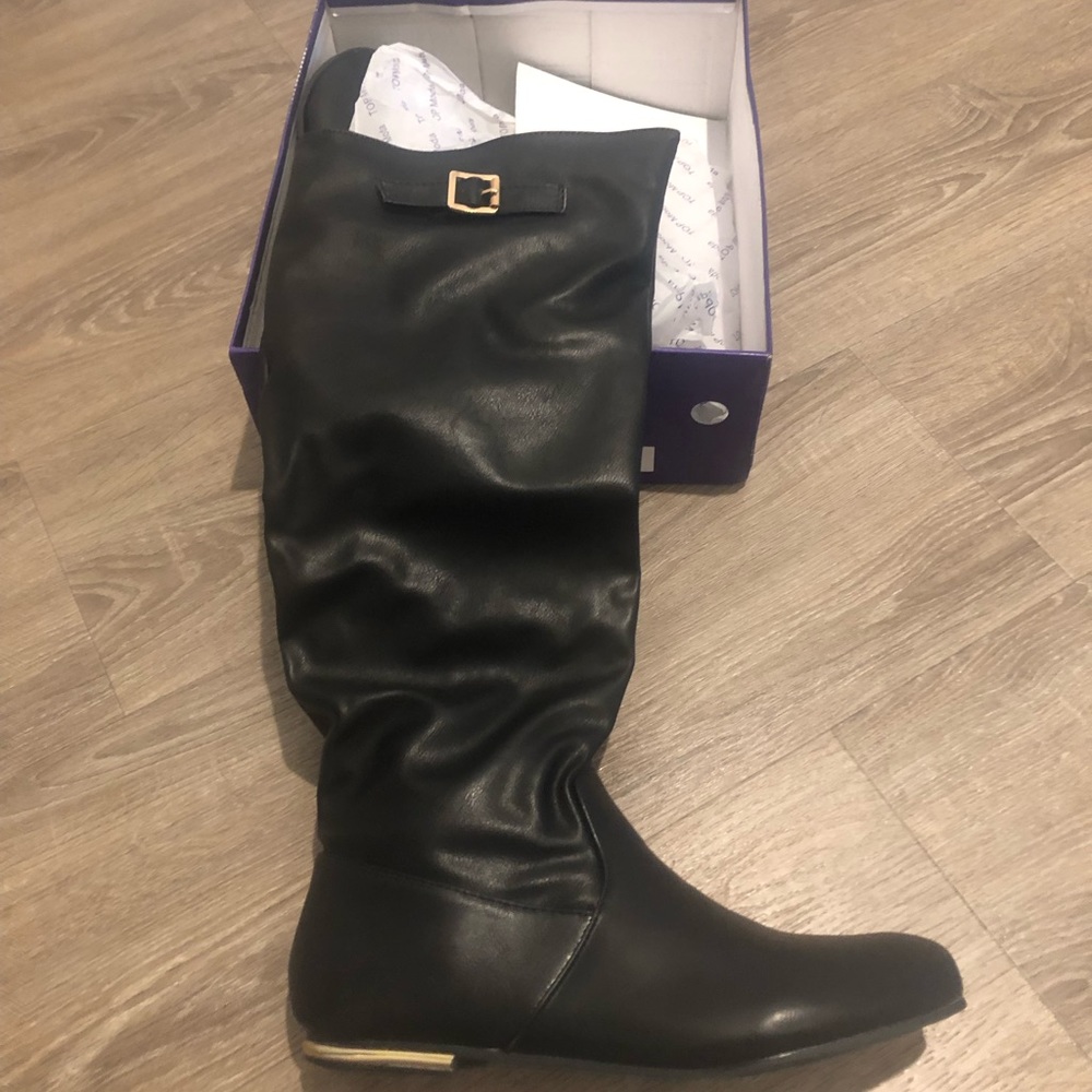 Black Dress Boots with cute gold detail